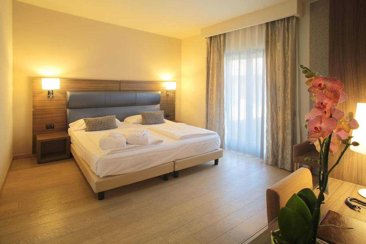 Hotel Galvani 토리델베나코 외부 사진