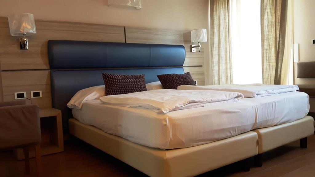 Hotel Galvani 토리델베나코 외부 사진